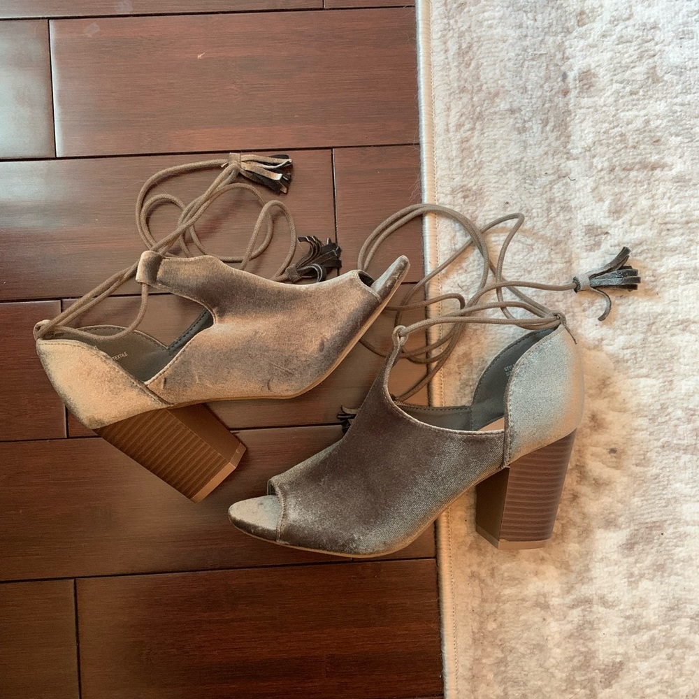 Twisted Peep Toe Heel